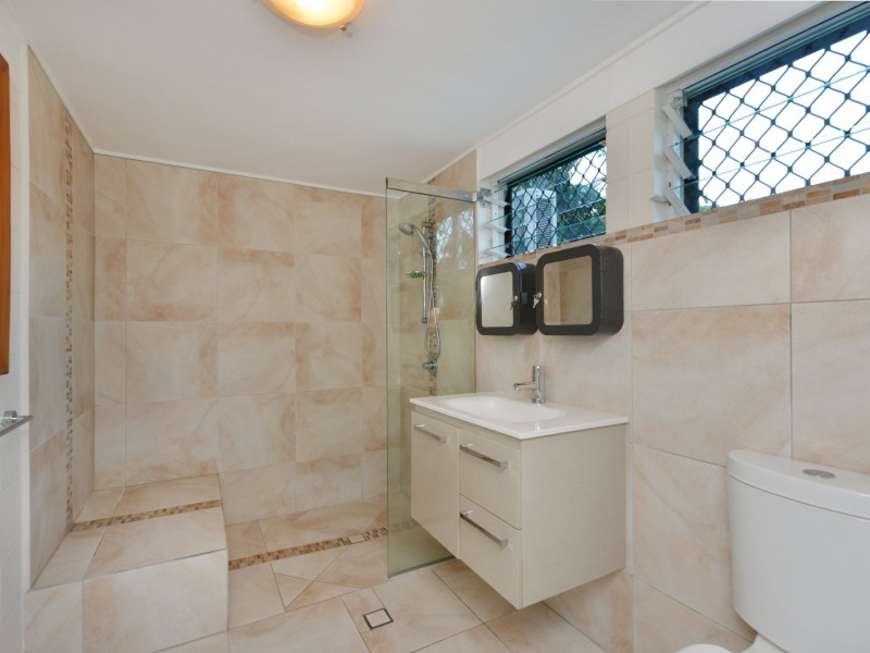 28 Atherton Street, Whitfield QLD 4870
