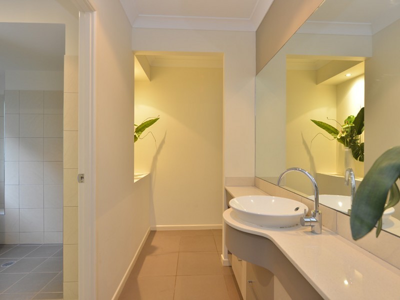 1 Stapleton Close, Redlynch QLD 4870
