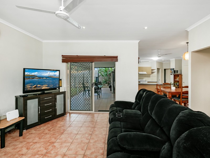 7 Raffia Court, Redlynch QLD 4870