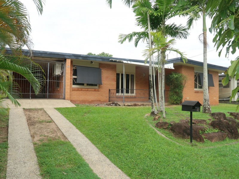 42 Hillview Crescent, Whitfield QLD 4870