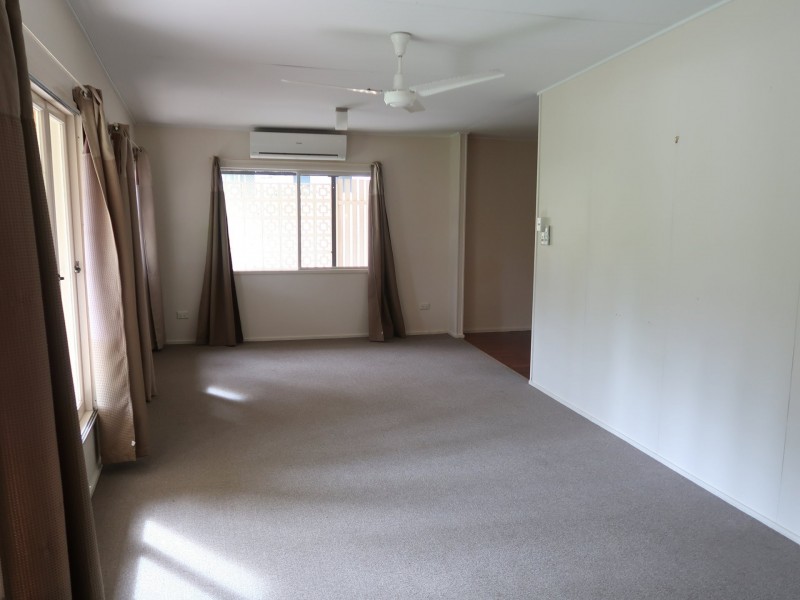 42 Hillview Crescent, Whitfield QLD 4870