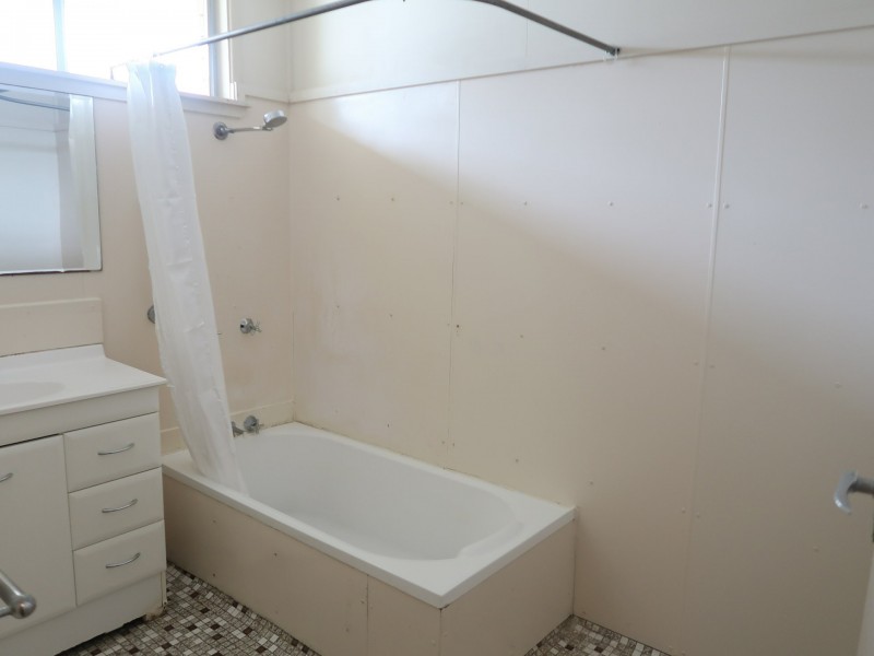 42 Hillview Crescent, Whitfield QLD 4870