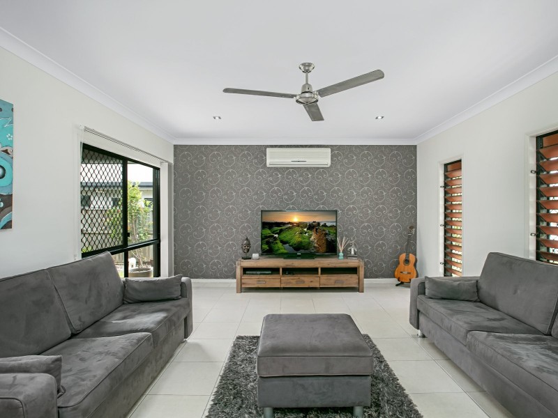 13 Springbrook Avenue, Redlynch QLD 4870