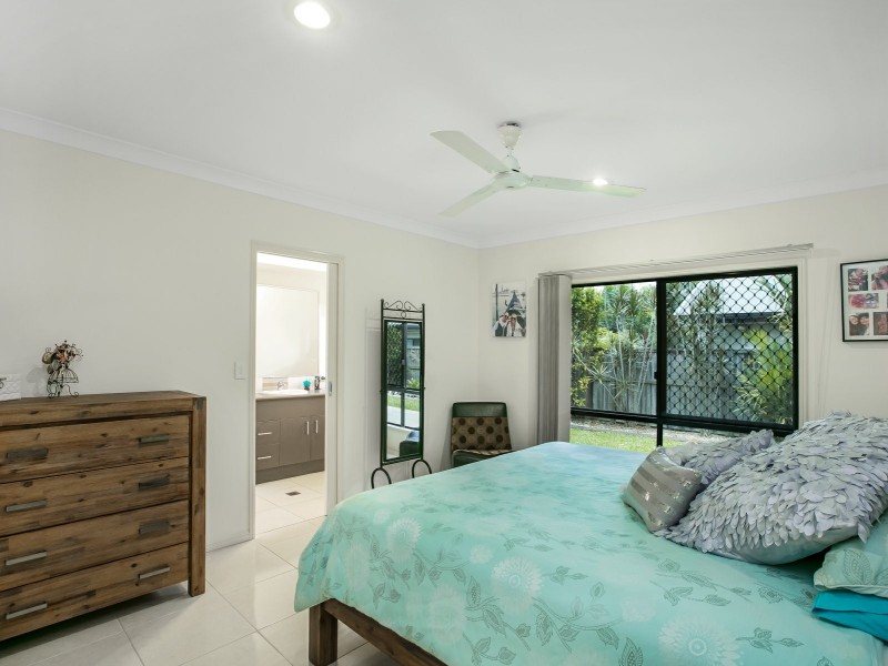 13 Springbrook Avenue, Redlynch QLD 4870