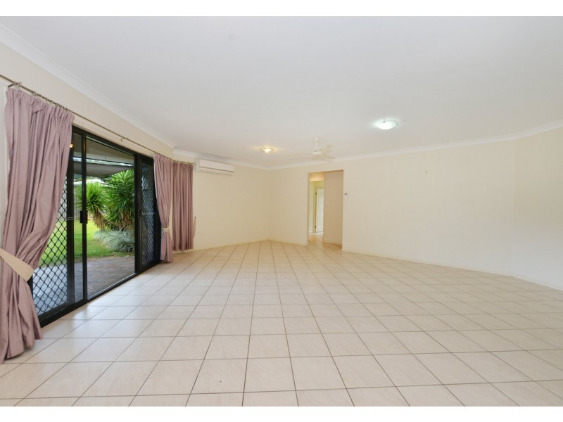 16 Country Court, Brinsmead QLD 4870