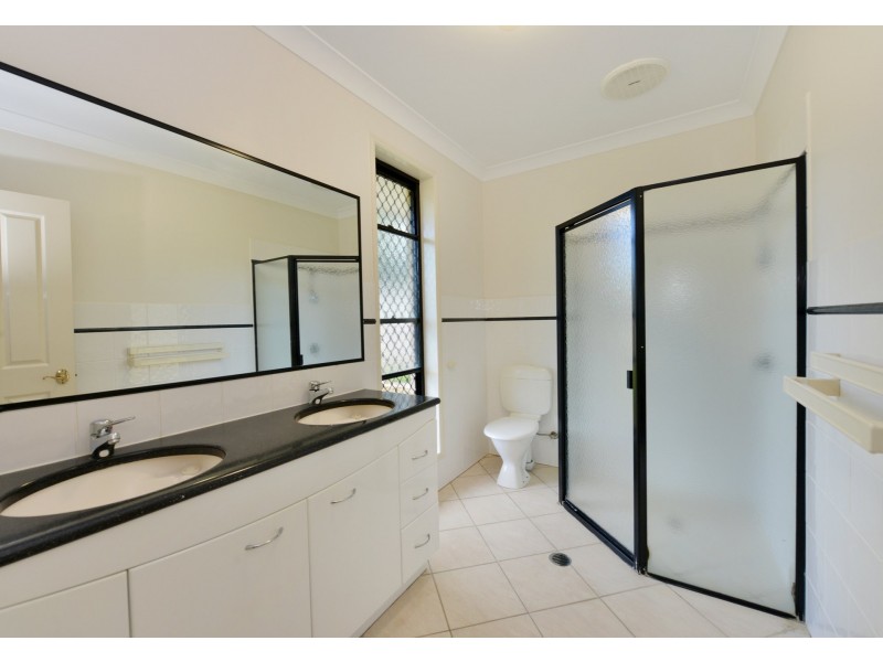 16 Country Court, Brinsmead QLD 4870