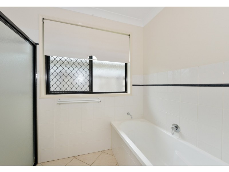 16 Country Court, Brinsmead QLD 4870