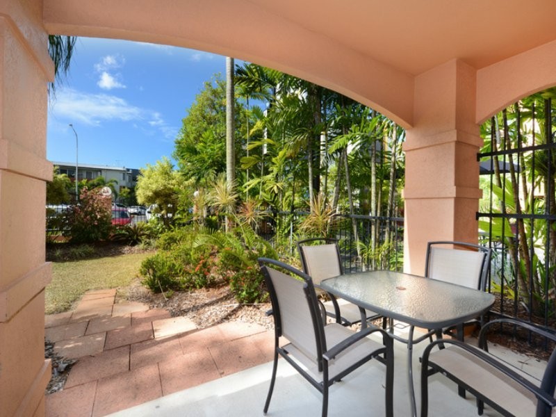21/257-259 Lake Street, Cairns North QLD 4870