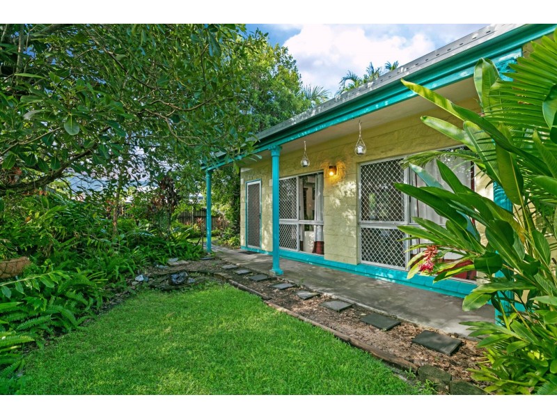 38 Ireland Crescent, Whitfield QLD 4870