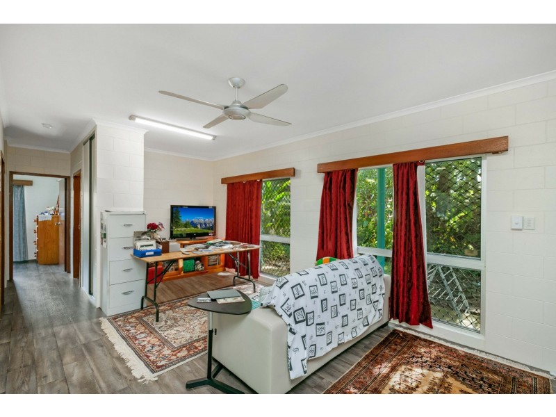 38 Ireland Crescent, Whitfield QLD 4870