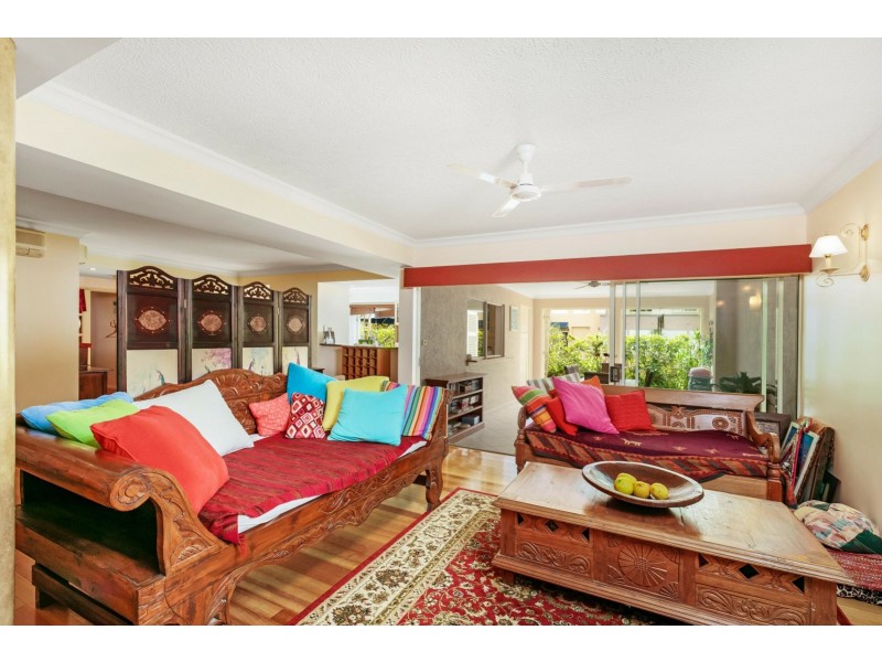 401/2 Greenslopes Street, Cairns North QLD 4870