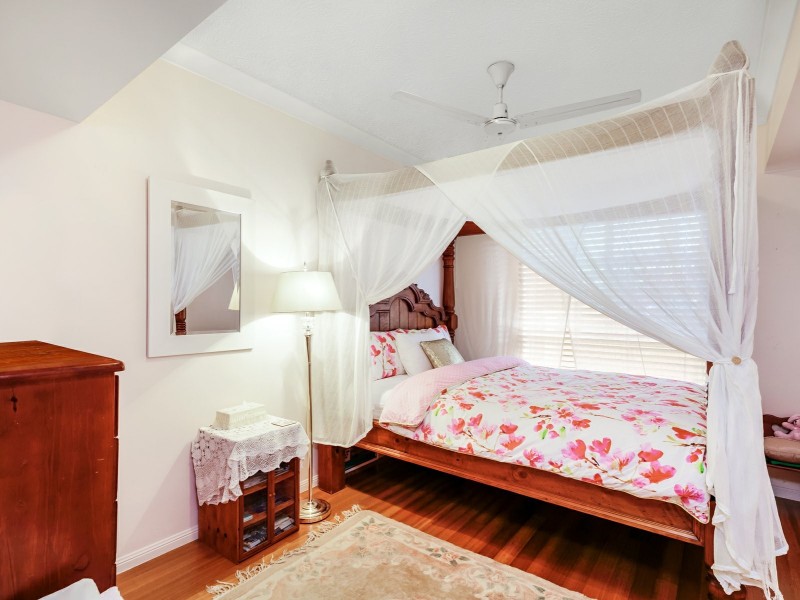 401/2 Greenslopes Street, Cairns North QLD 4870