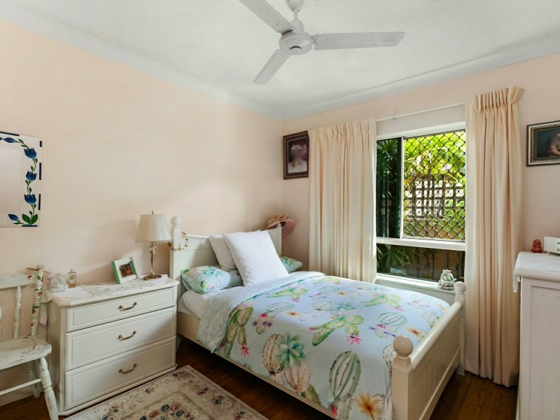 401/2 Greenslopes Street, Cairns North QLD 4870