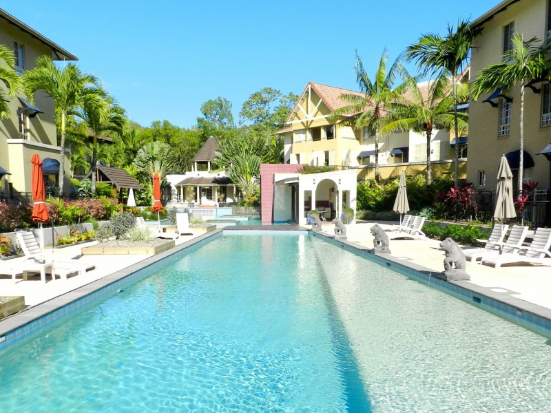 401/2 Greenslopes Street, Cairns North QLD 4870