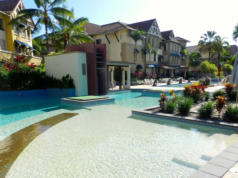 401/2 Greenslopes Street, Cairns North QLD 4870