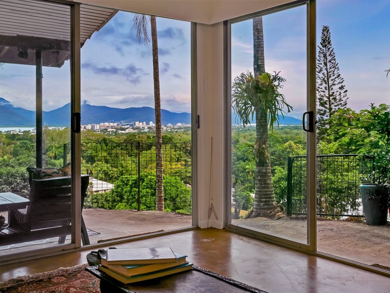 549 McCormack Street, Edge Hill QLD 4870