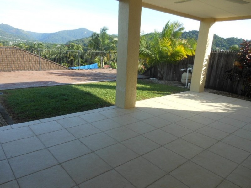 17 Findlay Street, Brinsmead QLD 4870