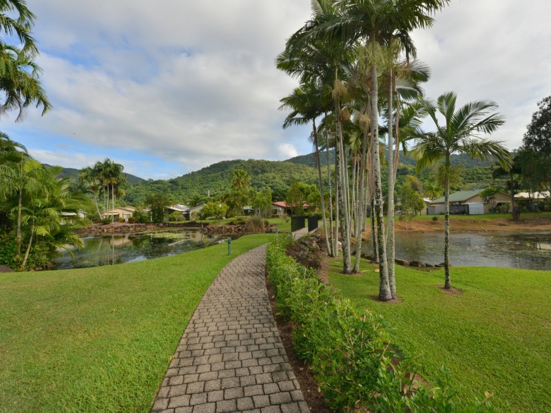 55/2-6 Lake Placid Road, Caravonica QLD 4878