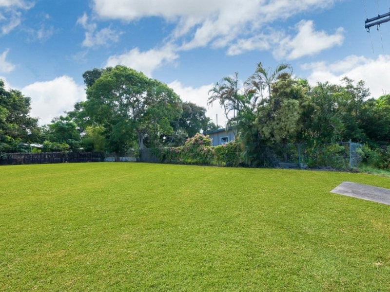 14 Dollisson Street, Manoora QLD 4870