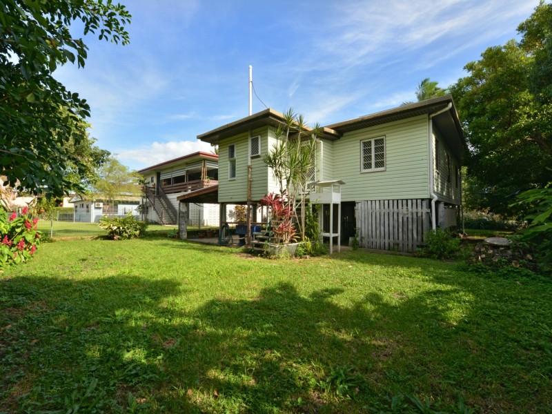 22 Dillon Street, Bungalow QLD 4870