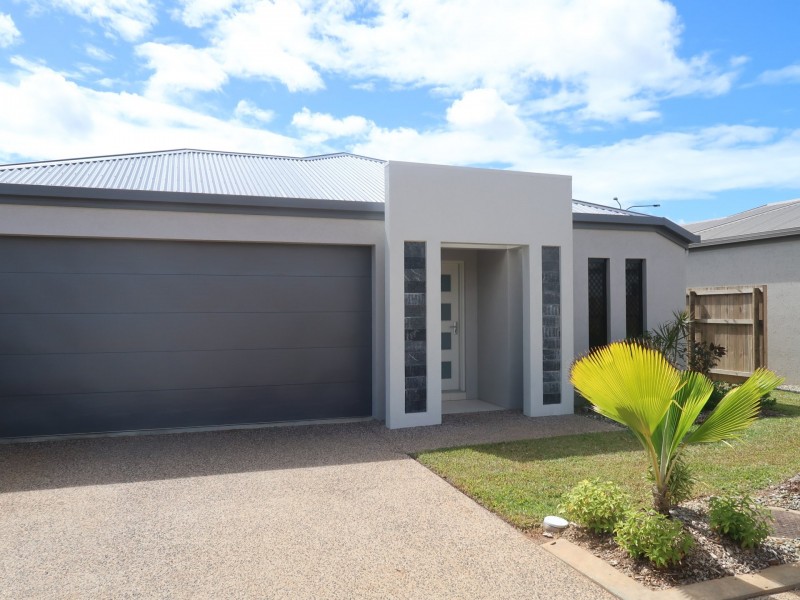 37 Ainslie Place, Smithfield QLD 4878