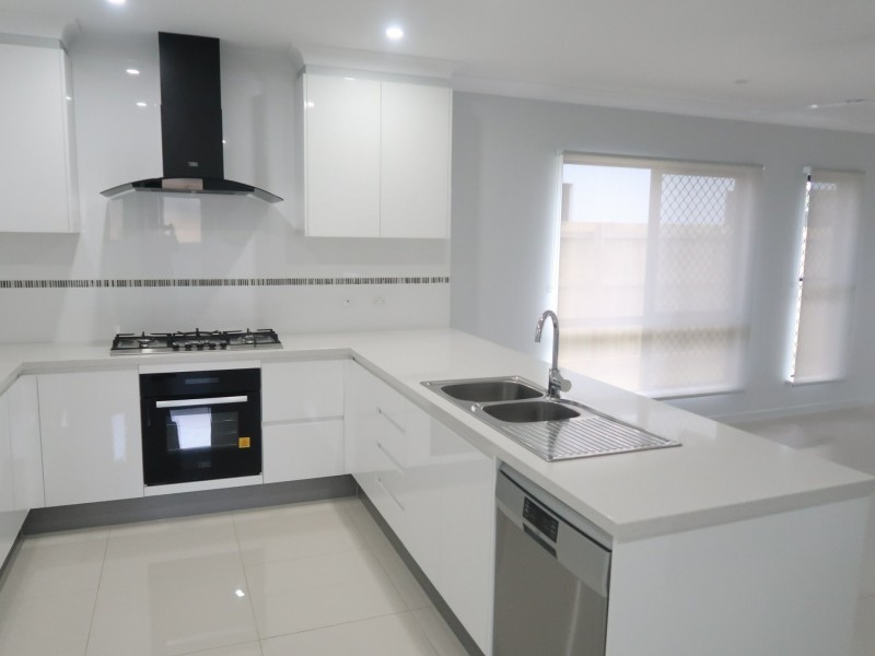 37 Ainslie Place, Smithfield QLD 4878