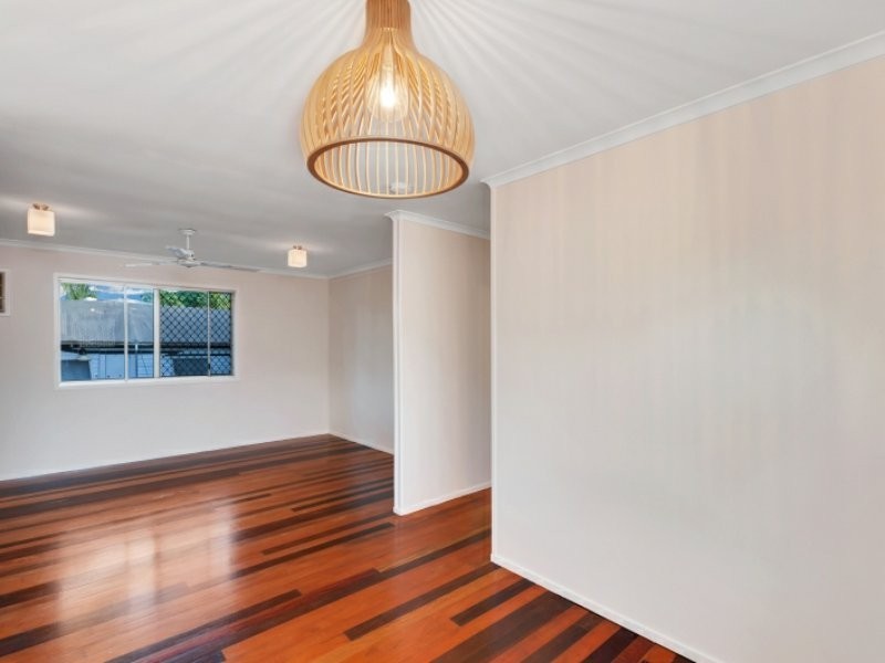 22 Davis Close, Manoora QLD 4870