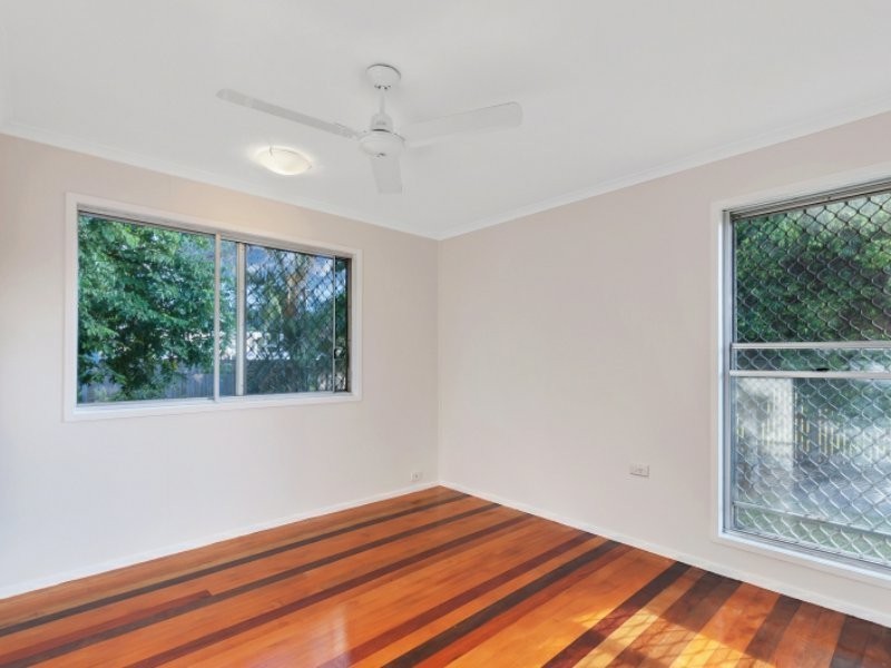 22 Davis Close, Manoora QLD 4870