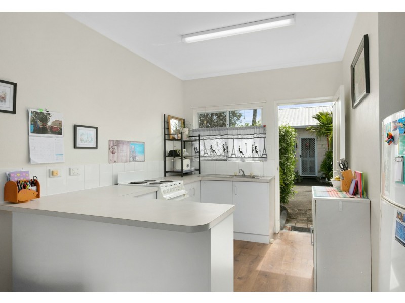 10/401-409 McCoombe Street, Mooroobool QLD 4870