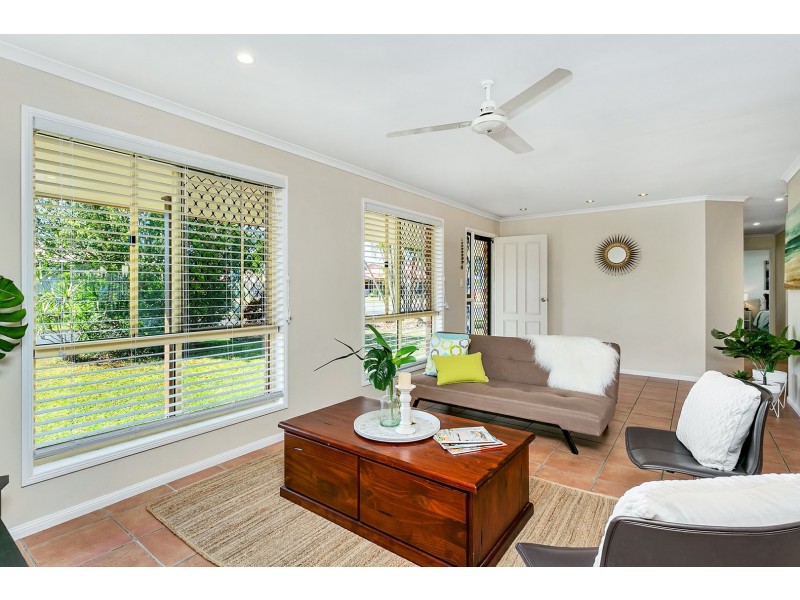 2 Village Terrace, Redlynch QLD 4870