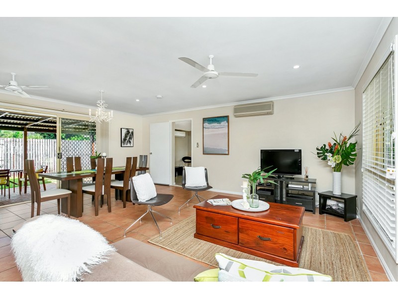 2 Village Terrace, Redlynch QLD 4870