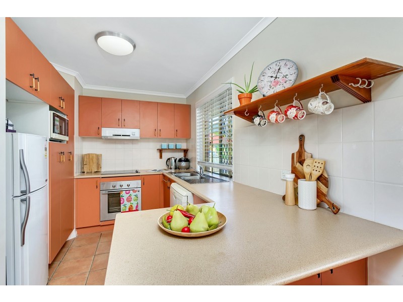 2 Village Terrace, Redlynch QLD 4870