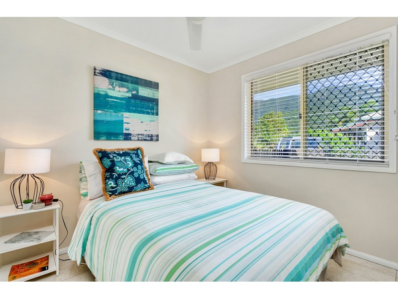 2 Village Terrace, Redlynch QLD 4870