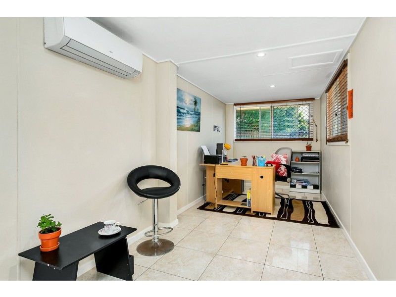 2 Village Terrace, Redlynch QLD 4870