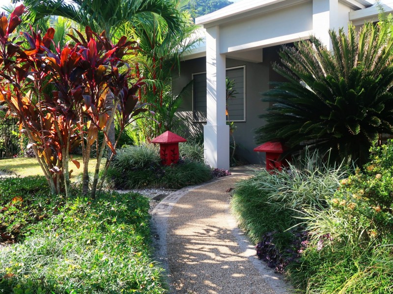 9 Gamburra Drive, Redlynch QLD 4870