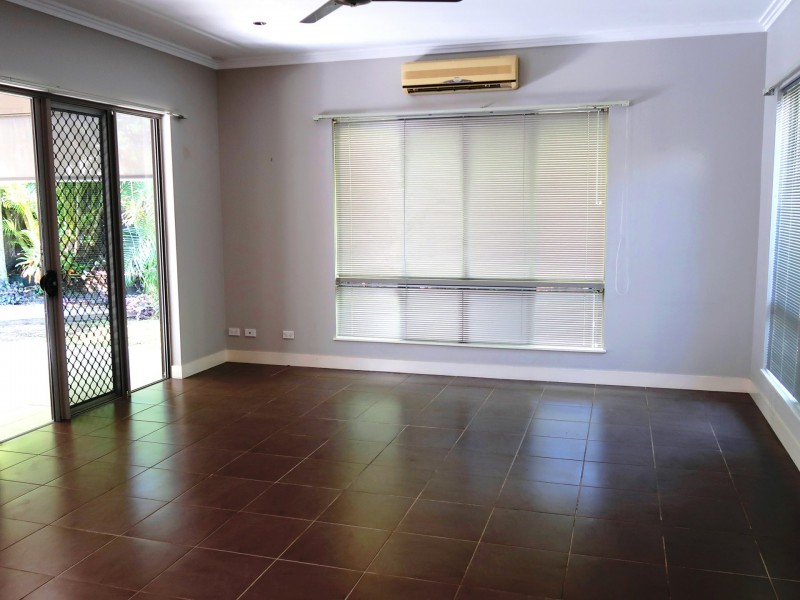 9 Gamburra Drive, Redlynch QLD 4870