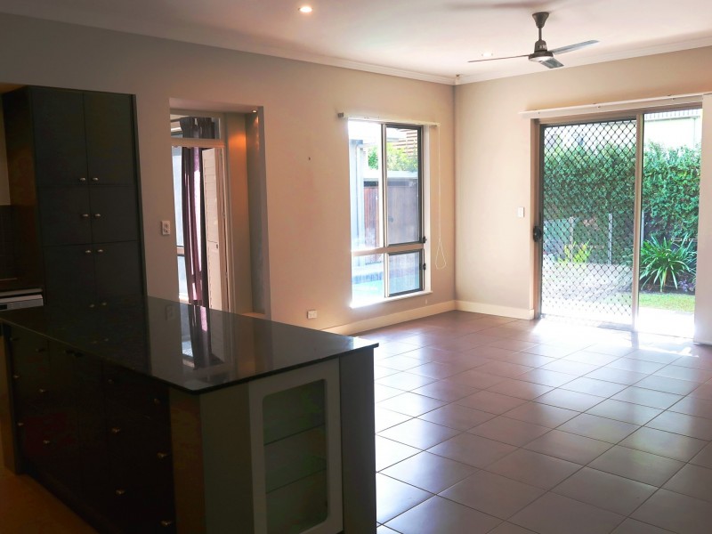 9 Gamburra Drive, Redlynch QLD 4870