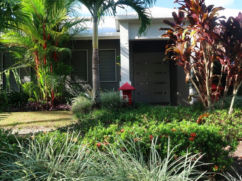 9 Gamburra Drive, Redlynch QLD 4870