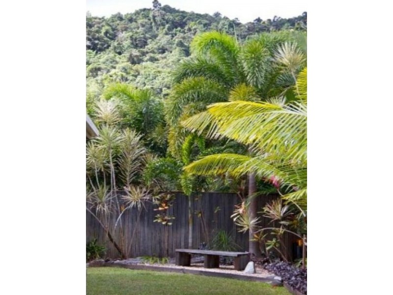 9 Gamburra Drive, Redlynch QLD 4870