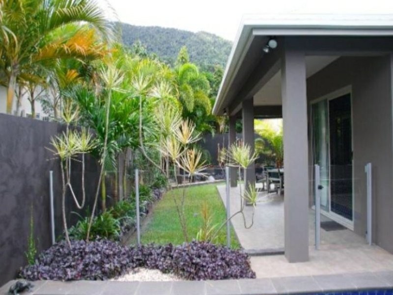 9 Gamburra Drive, Redlynch QLD 4870