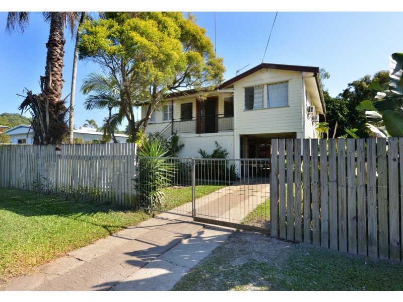 38 Stirling Street, Whitfield QLD 4870