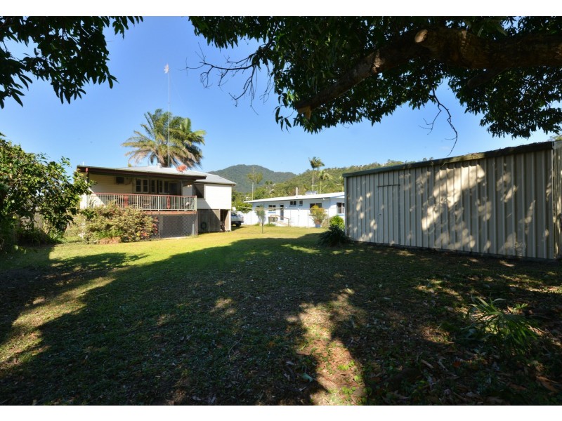 38 Stirling Street, Whitfield QLD 4870