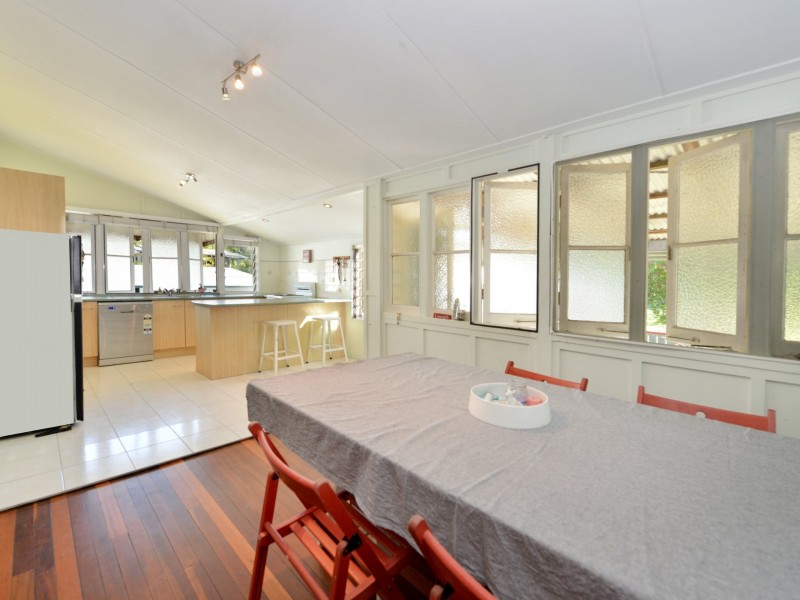 38 Stirling Street, Whitfield QLD 4870