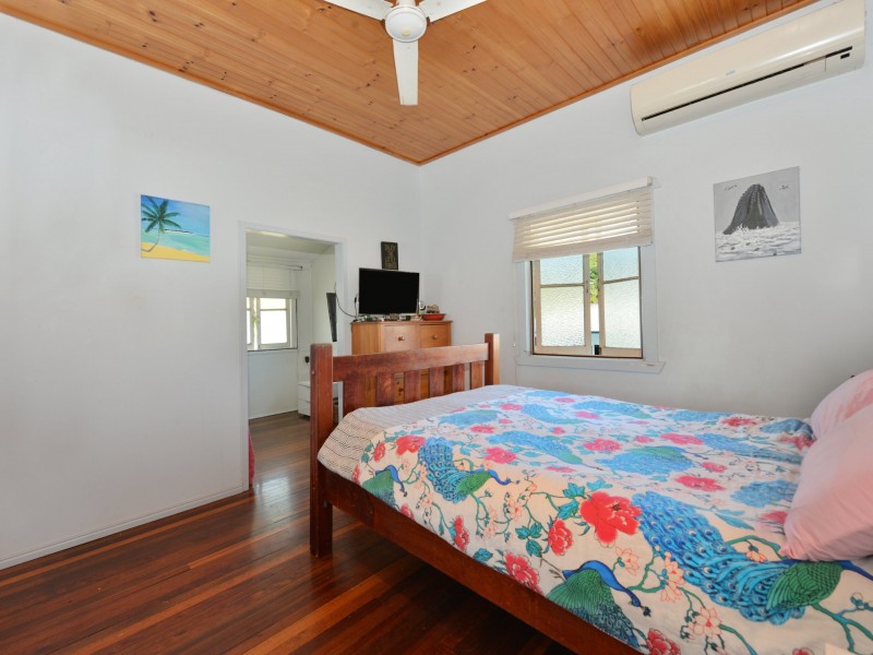 38 Stirling Street, Whitfield QLD 4870