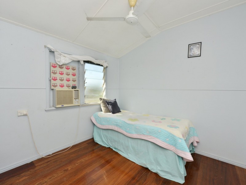 38 Stirling Street, Whitfield QLD 4870