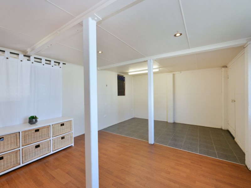 38 Stirling Street, Whitfield QLD 4870