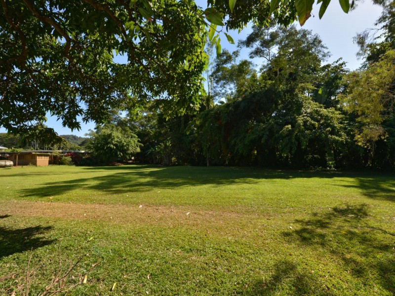 38 Stirling Street, Whitfield QLD 4870