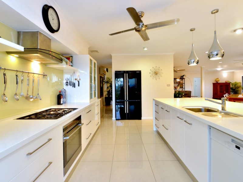 13 Temora Close, Edge Hill QLD 4870