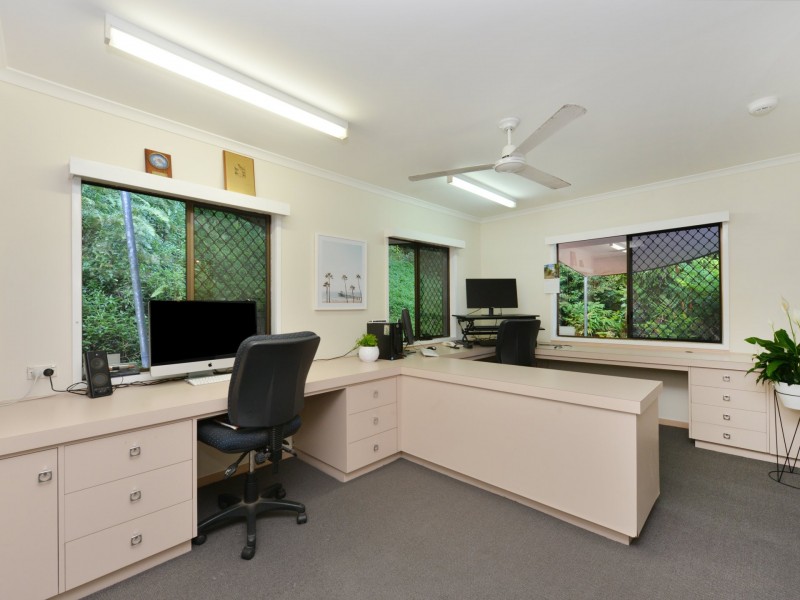 13 Temora Close, Edge Hill QLD 4870