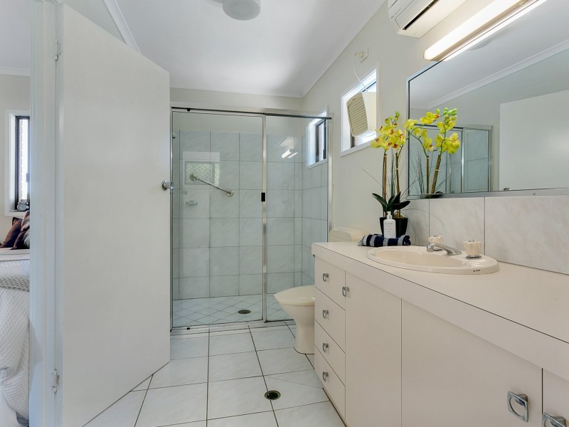 13 Temora Close, Edge Hill QLD 4870